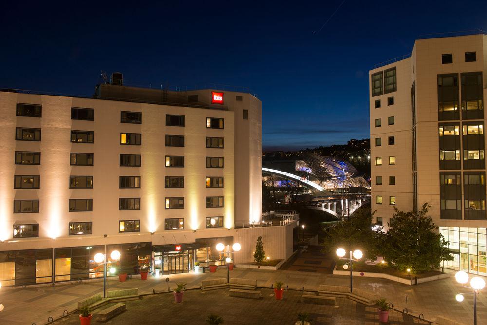 Ibis Lyon Gerland Musee Des Confluences Exterior photo